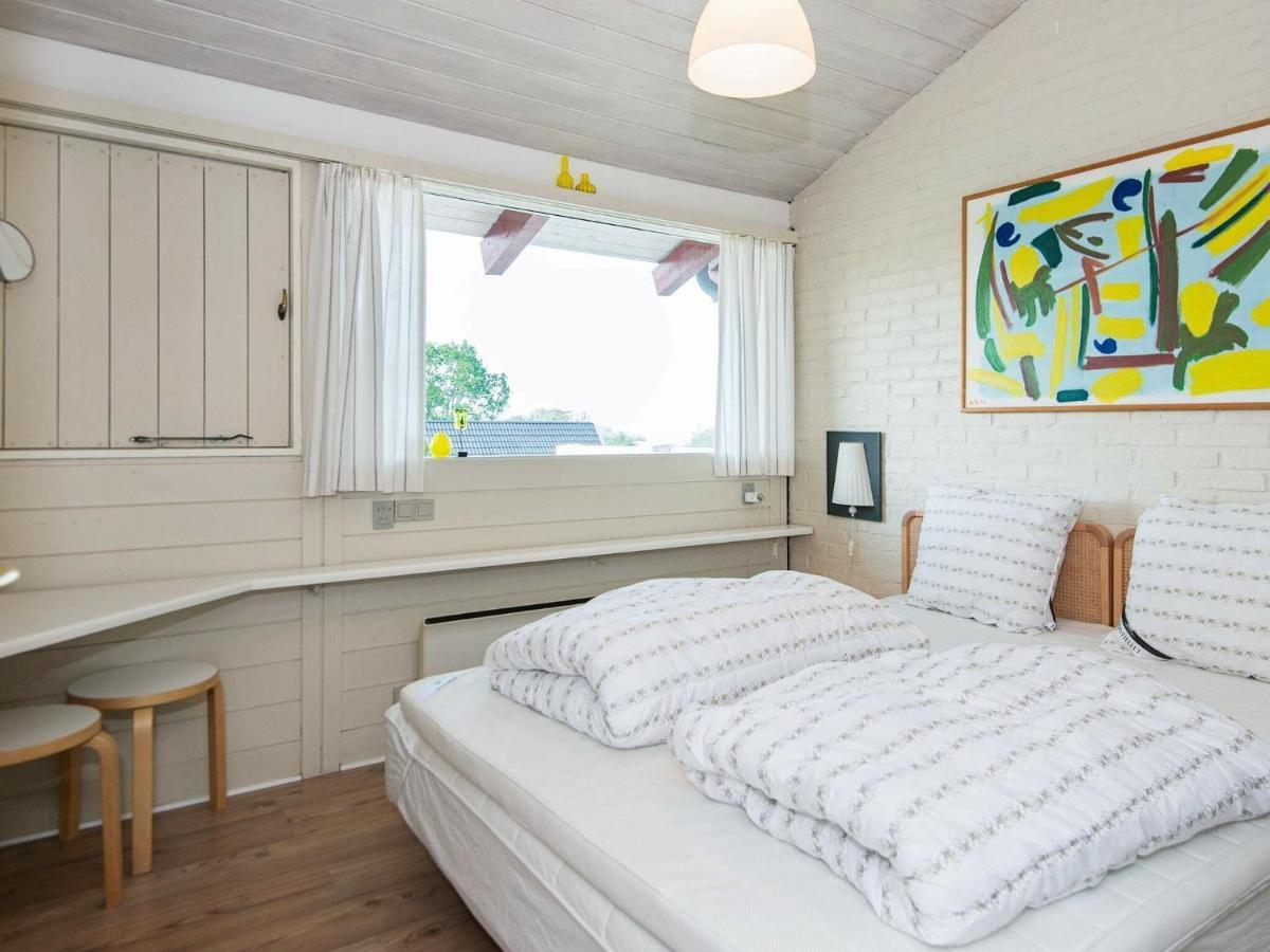 6 Person Holiday Home In Aabenraa Room photo